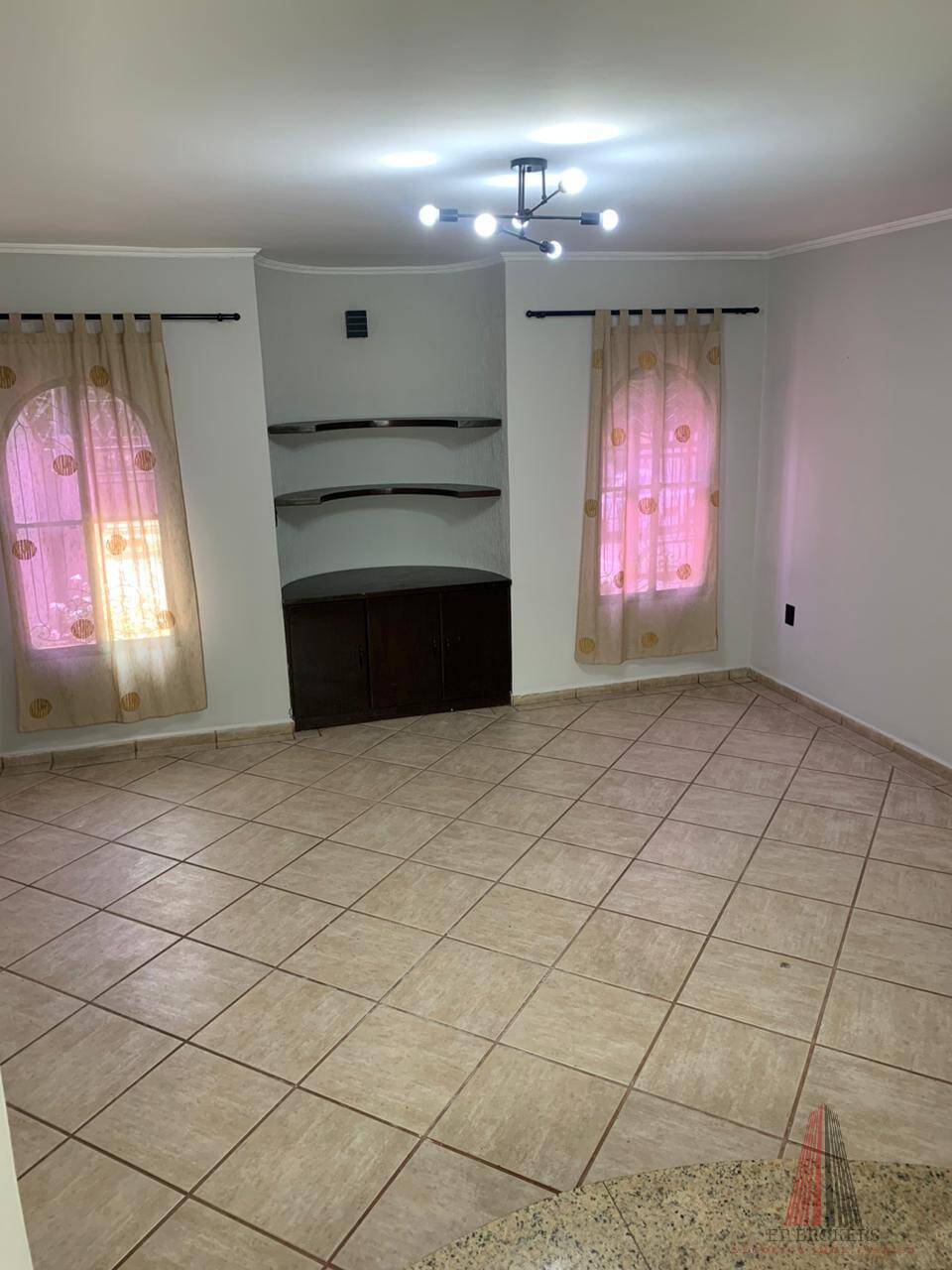 Casa à venda com 3 quartos, 180m² - Foto 3