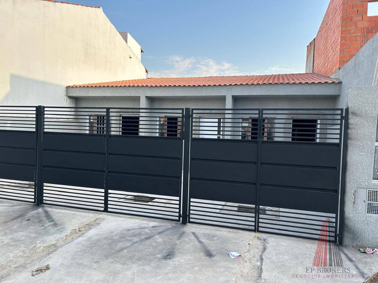 Casa à venda com 2 quartos, 54m² - Foto 1