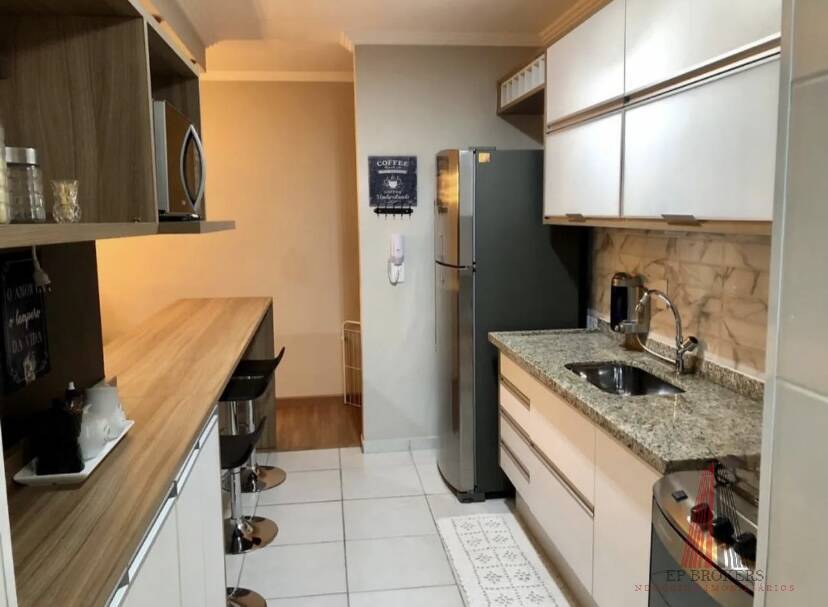 Apartamento à venda com 2 quartos, 60m² - Foto 2