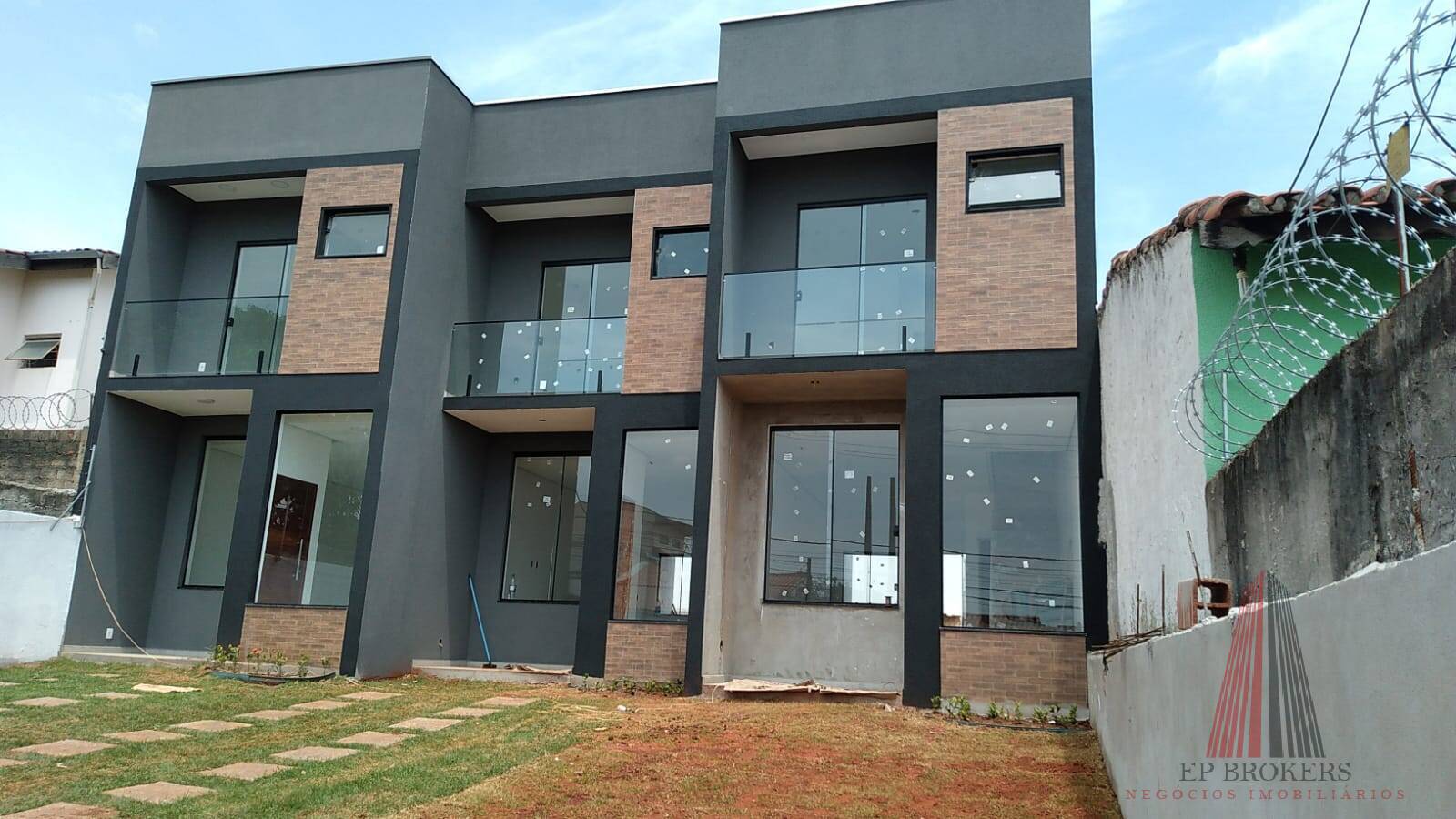 Casa à venda com 2 quartos, 85m² - Foto 2