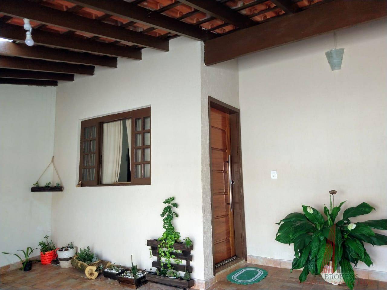 Casa à venda com 3 quartos, 129m² - Foto 2