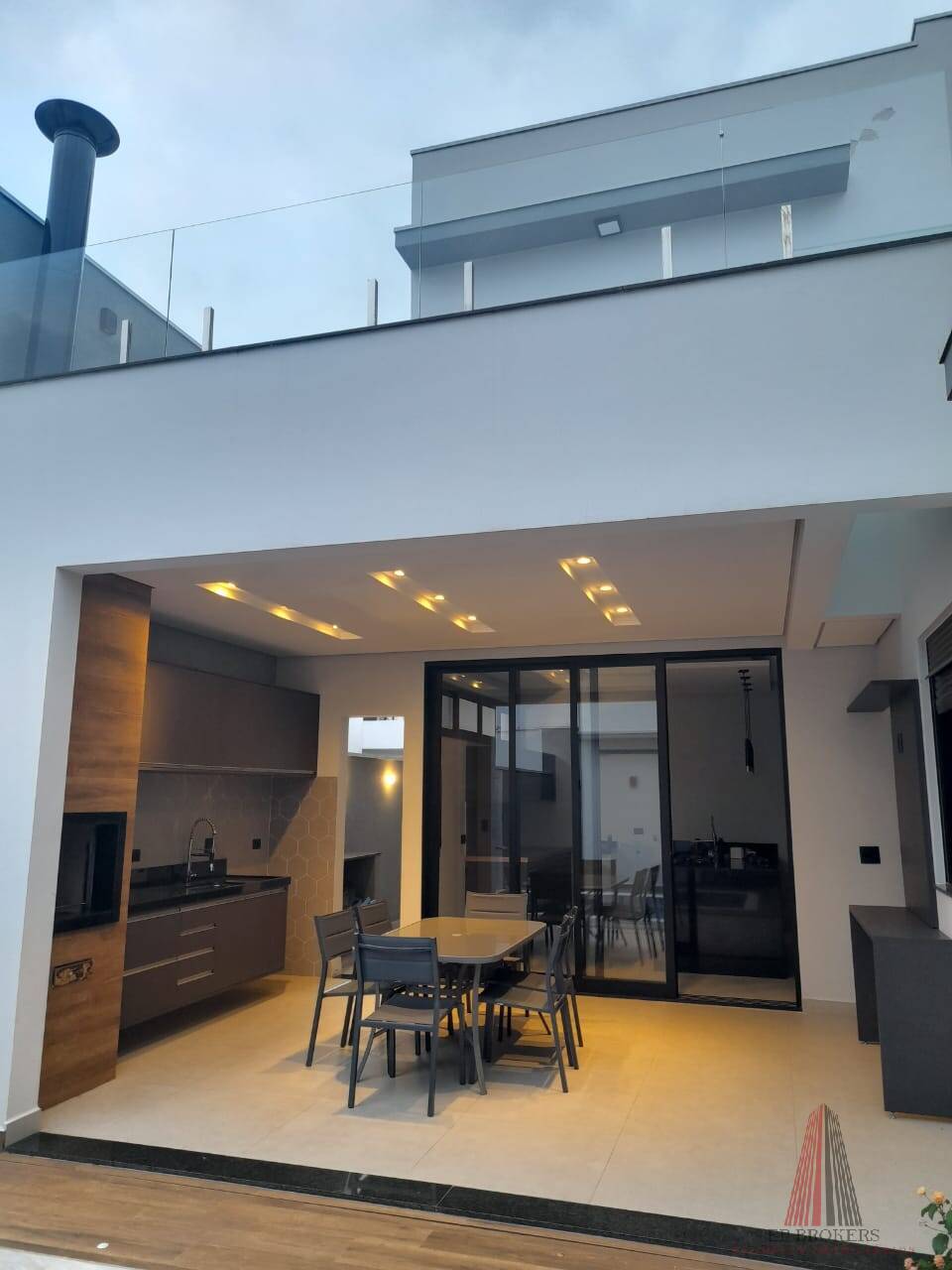 Casa à venda com 3 quartos, 200m² - Foto 5