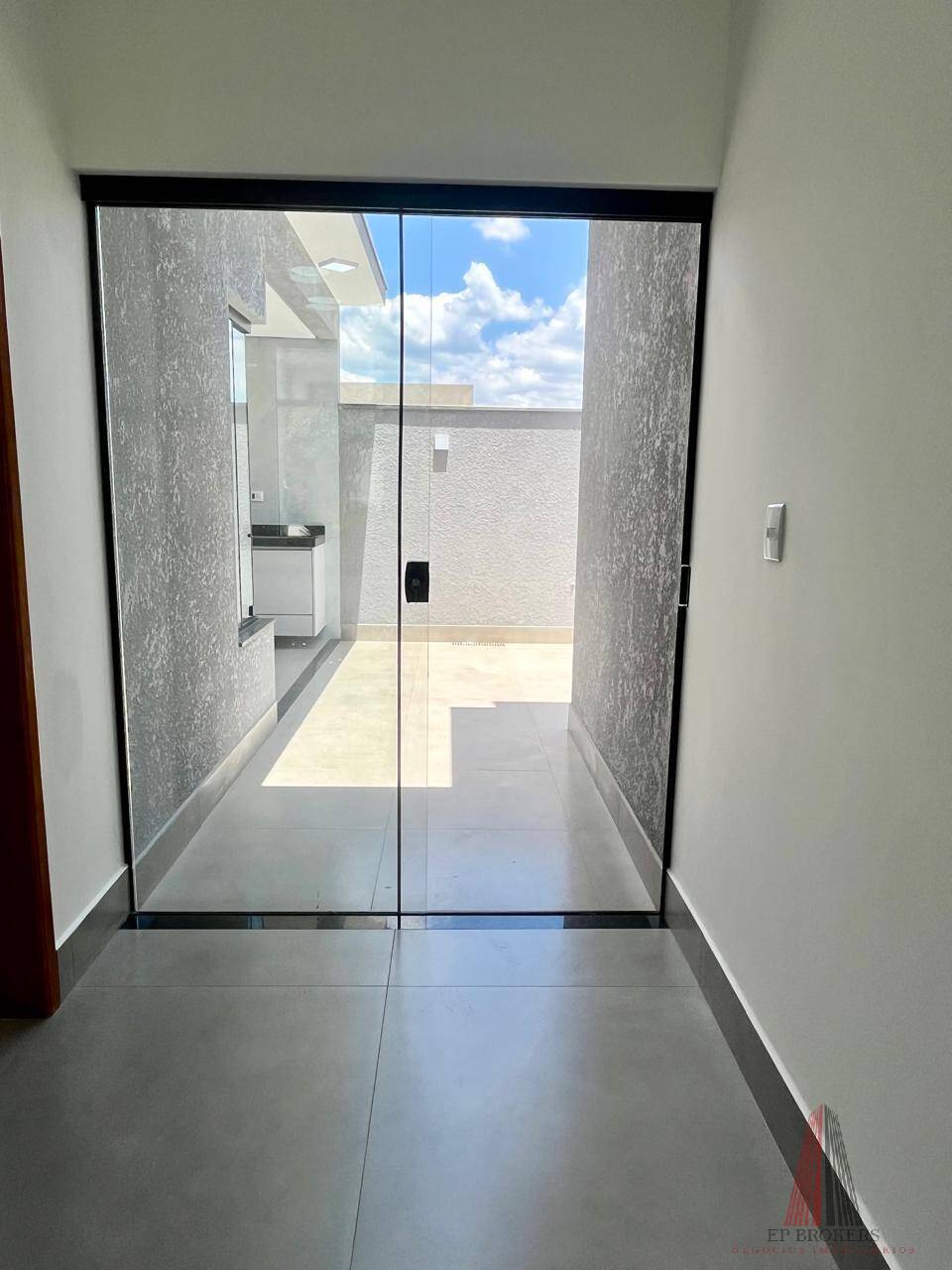 Casa à venda com 3 quartos, 105m² - Foto 7