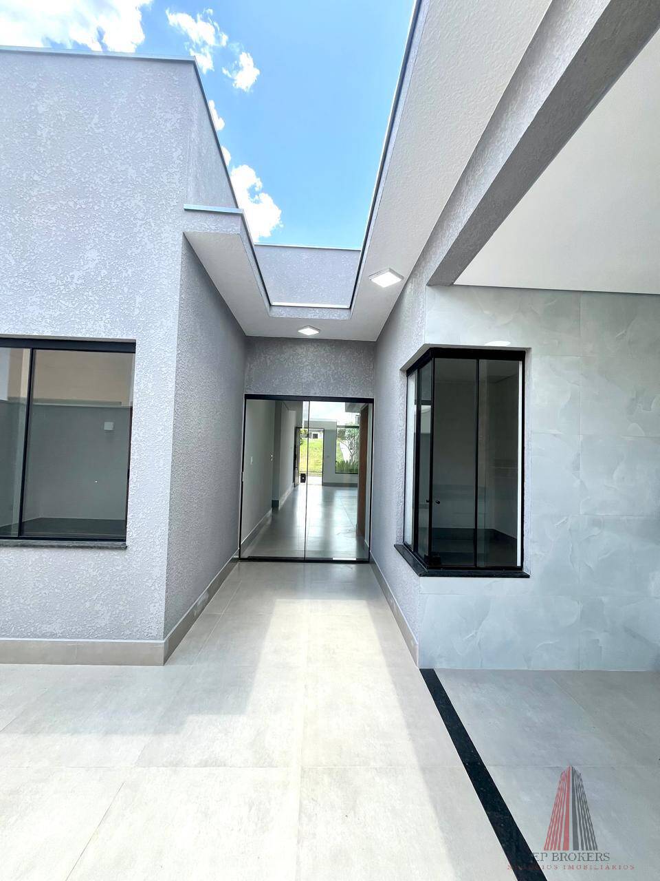 Casa à venda com 3 quartos, 105m² - Foto 9