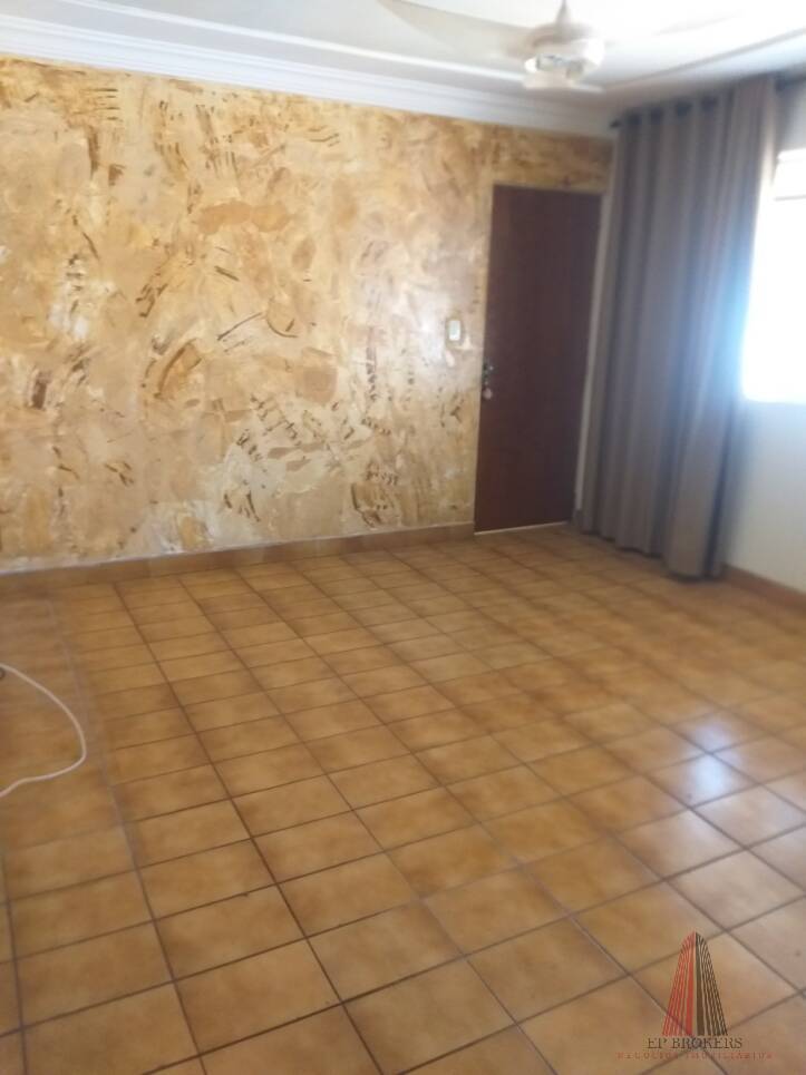 Apartamento à venda com 2 quartos, 80m² - Foto 4